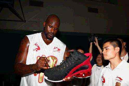 半场战报：国安2-0亚泰，塞尔吉尼奥破旧主，法比奥点射（半场：国安2-0领先亚泰，塞尔吉尼奥反戈旧主，法比奥点球建功）