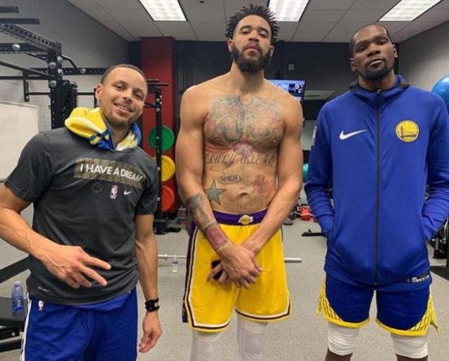 摩洛哥队非洲杯大名单：阿什拉夫领衔，卜拉欣、马兹拉维入选（摩洛哥公布非洲杯名单：阿什拉夫率队，卜拉欣、马兹拉维在列）