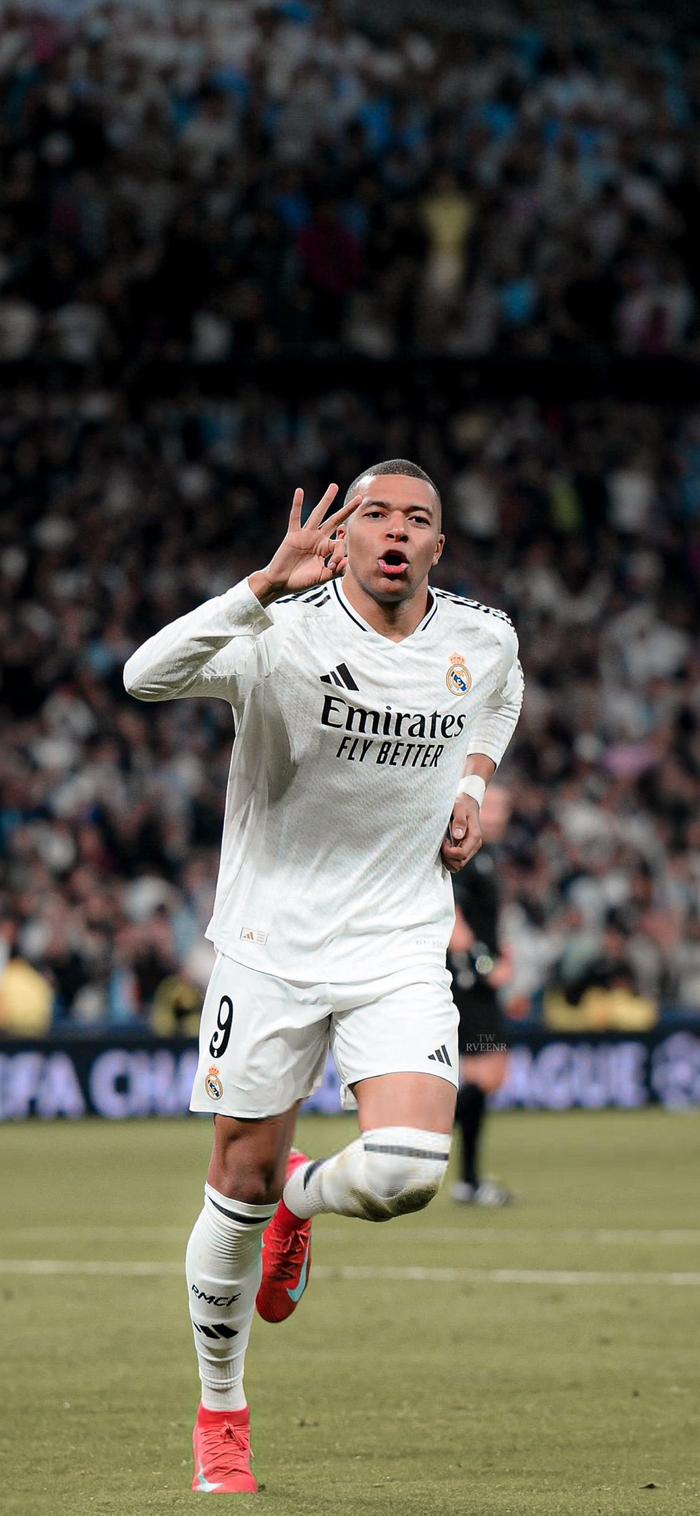 德天空：目前看施洛特贝克最可能不续约，皇马和拜仁讨论了他（德天空：施洛特贝克大概率不续约，皇马与拜仁已就他展开讨论）