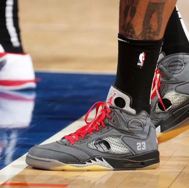 每体：巴萨考虑明年夏天去巴西进行季前训练和比赛（每体：巴萨或于明夏赴巴西进行季前备战与热身赛）