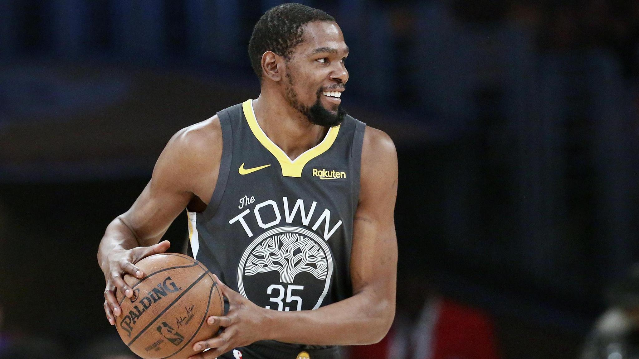 篮球火箭新秀连续三场得分20+，表现惊艳（火箭新秀连砍三场20+，表现耀眼）