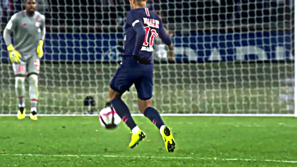 哥伦比亚主帅：梅西只要还踢球就是世界最佳，其余只能争二三（哥伦比亚主帅：梅西只要还在踢就是世界第一，其余只能角逐二三名）