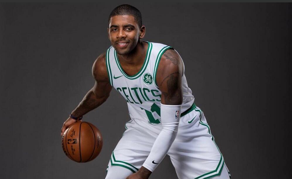 里程碑，青岛西海岸球员宋浩宇俱乐部生涯出战100场比赛（青岛西海岸宋浩宇达成俱乐部百场里程碑）