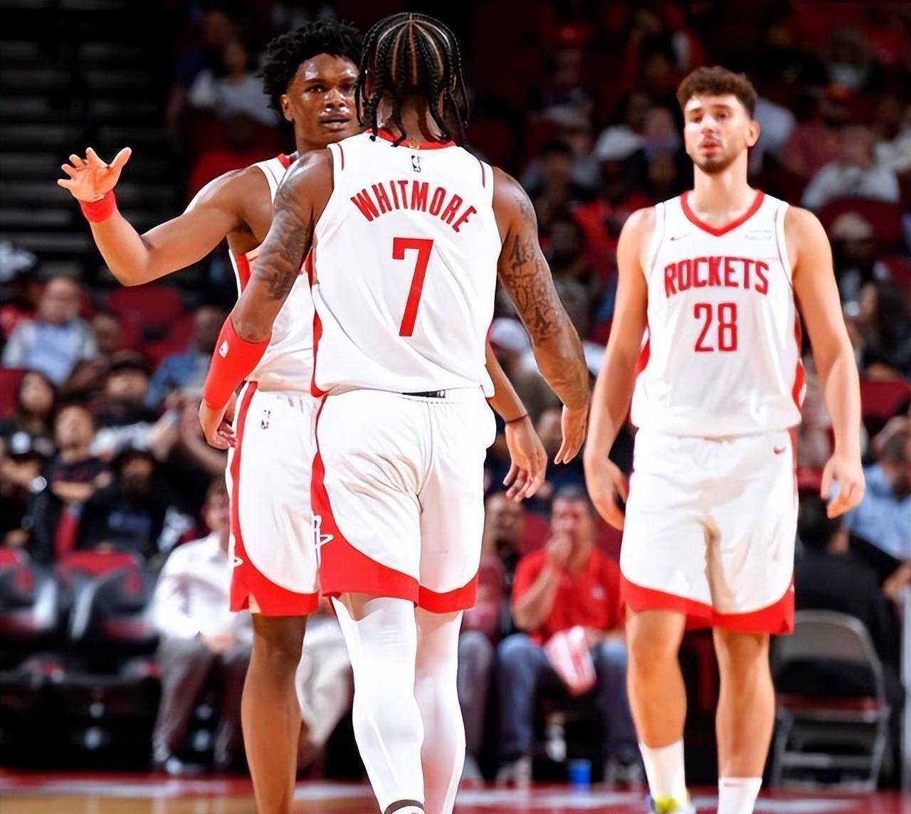 决裂！萨拉赫效仿C罗，炮轰媒体诬陷，主帅被控制，叫板球队高层（摊牌！萨拉赫学C罗怒怼媒体造谣，主帅受制，硬刚俱乐部高层）