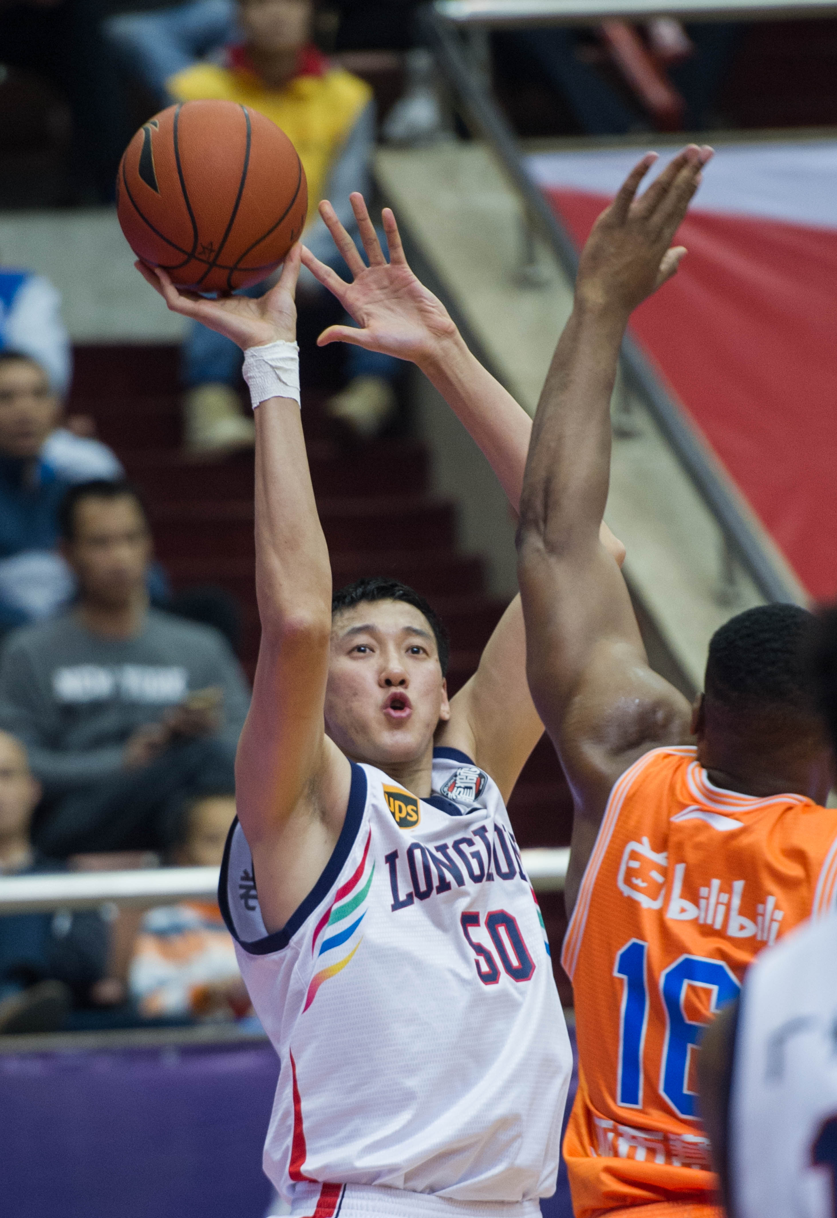 东契奇第三节单节轻取12分，三节得分来到30分（东契奇第三节再砍12分，三节累计30分）