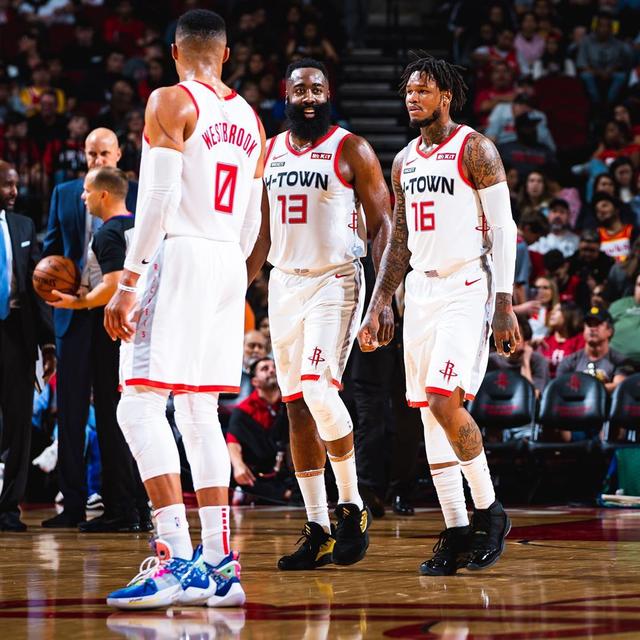 客战多特蒙德贡献帽子戏法+绝平，昂达夫当选全场最佳球员（客场对阵多特上演帽子戏法并补时扳平，昂达夫荣膺全场最佳）