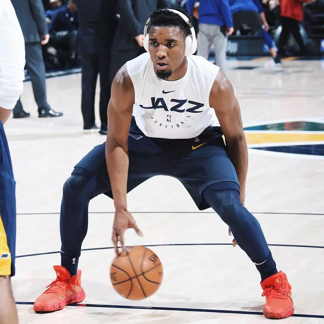 讨论室：回顾魏祥鑫近两年高光时刻，如何看待他的留洋前景？（圆桌：盘点魏祥鑫近两年高光瞬间，展望其留洋前景）